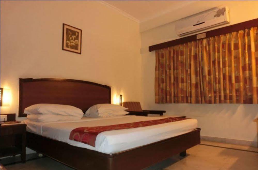 Thulashi Park 2* Chennai